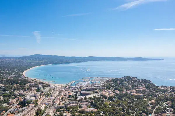 Abri Piscine Prix Installateur abri de piscine Cavalaire-sur-Mer